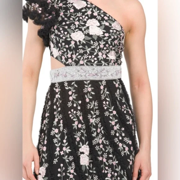 NWT Mac Duggal 70160 Embroidered Ruffle One shoulder Lace Up Gown - Picture 4 of 5